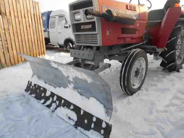Купить маленький трактор для уборки снега по выгодной цене!