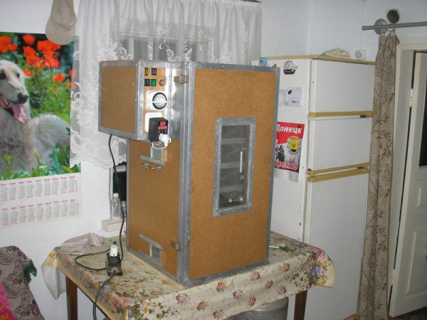 Самодельный инкубатор из холодильника с вентилятором