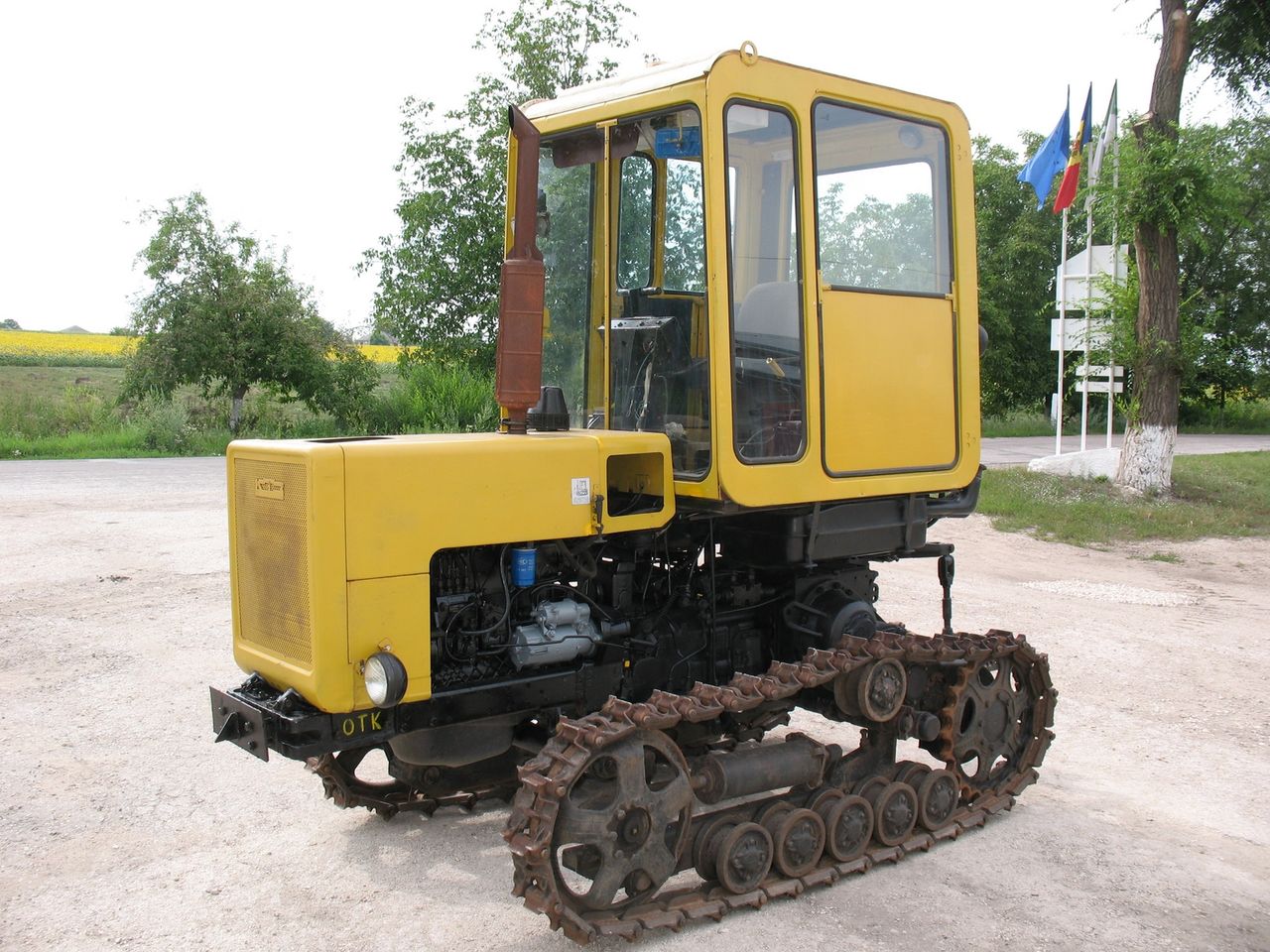 Советские гусеничные трактора. Трактор т-40 гусеничный. Гусеничный трактор т 70. Т-70 трактор. Трактор т-38 ЛТЗ.