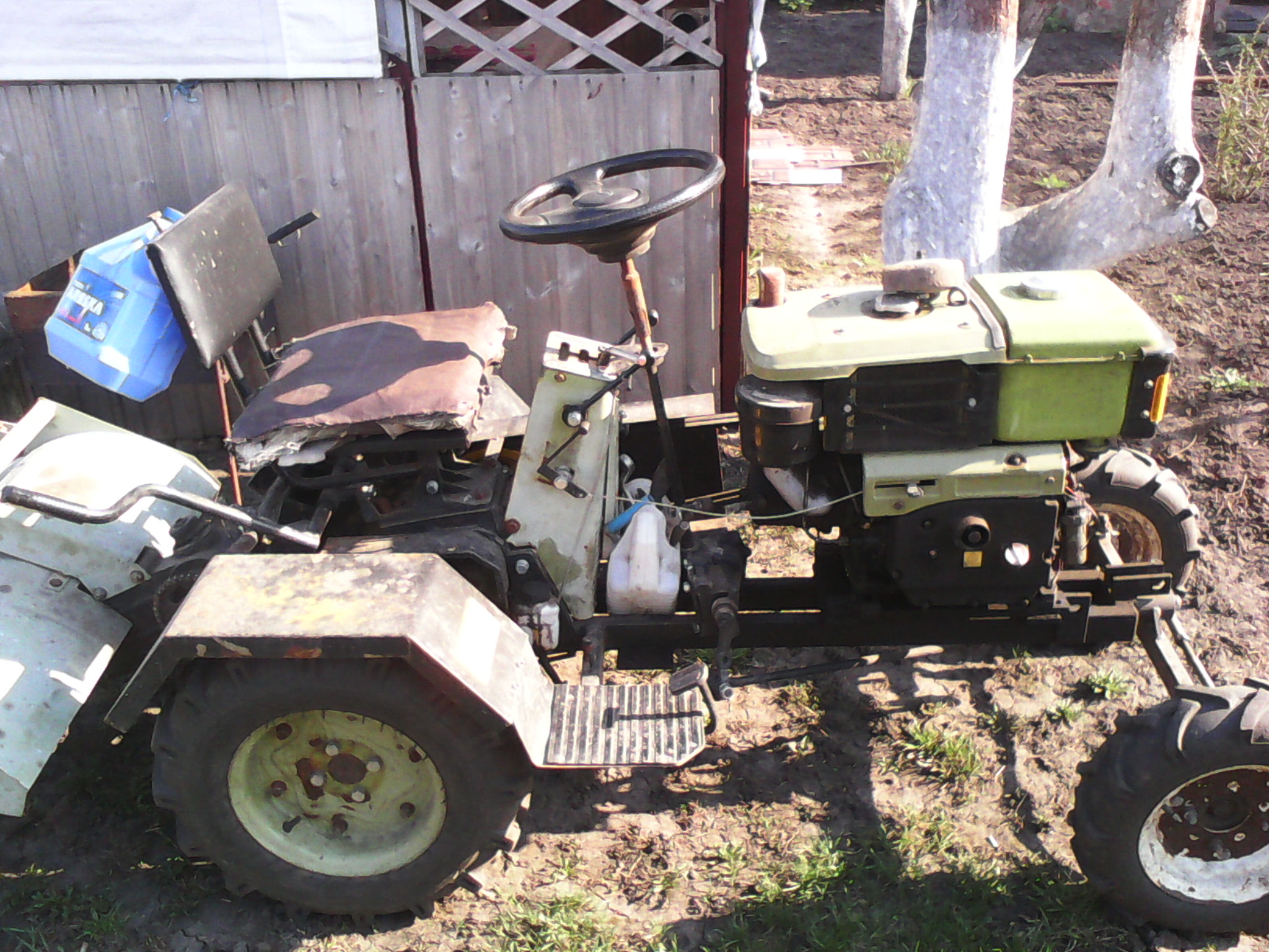 Надежный и функциональный мини-трактор для домашнего хозяйства — Булат 120