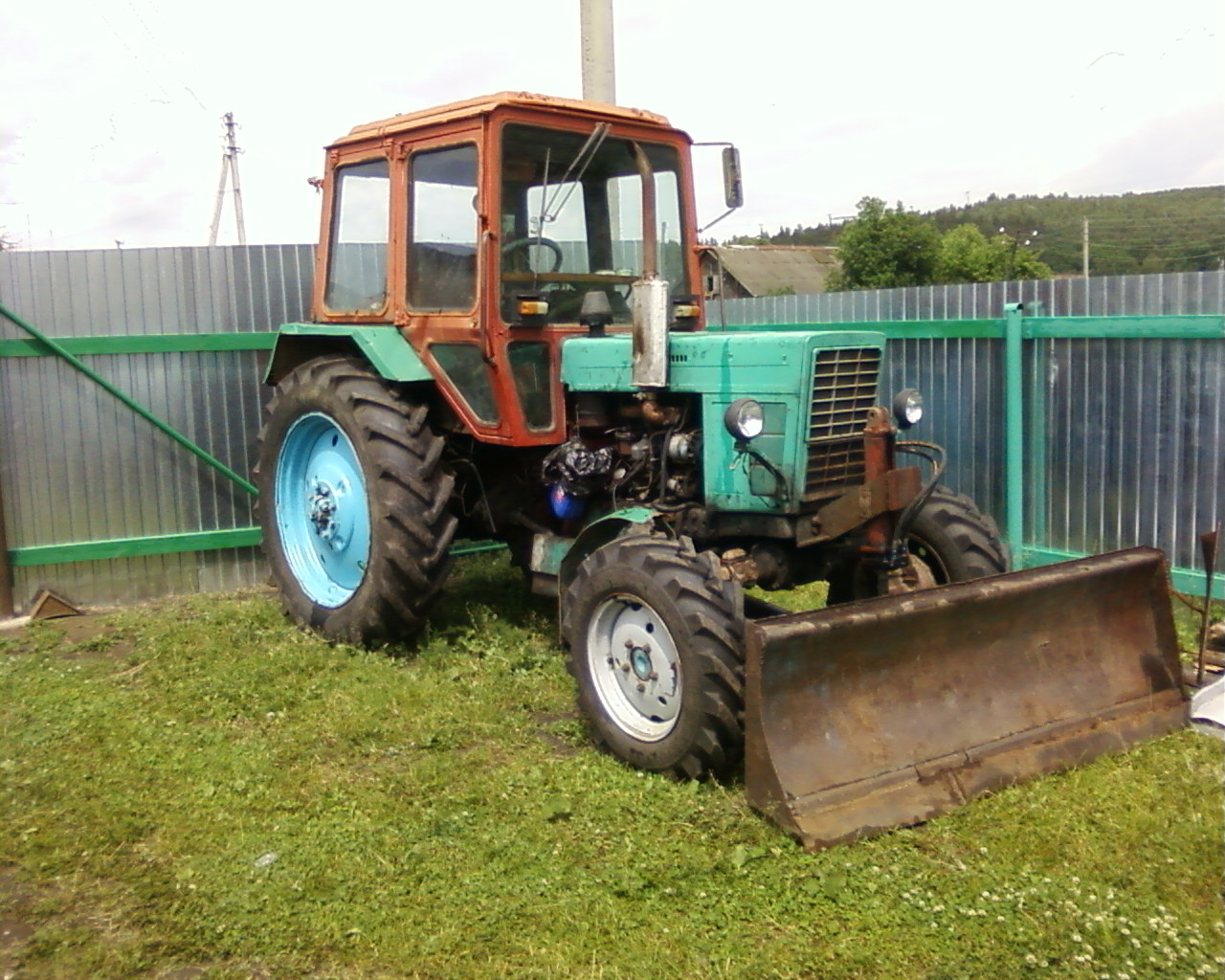 Трактор зеленый МТЗ 80