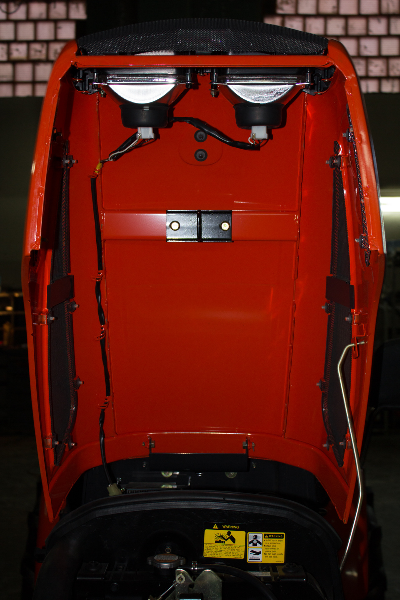 металлический капот kioti