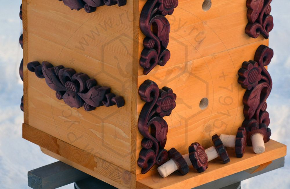 Улей Варре - резной домик