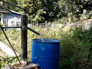 Ручная помпа для воды